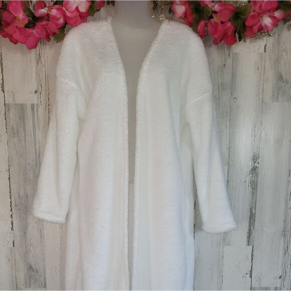 NWOT Women's 3pc Sherpa Set - Picture 11 of 11